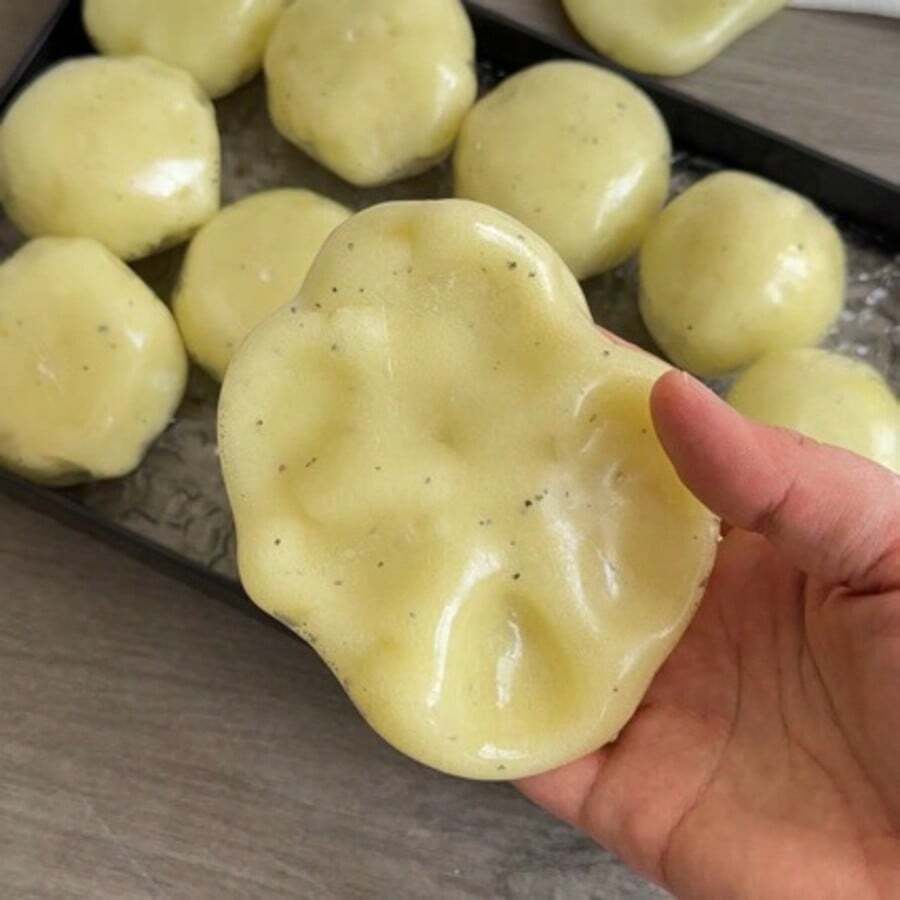 1個手工DIY馬鈴薯泥奶昔球壓力釋放捏捏玩具，人氣清脆聲