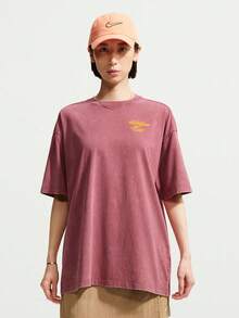Nike Women's AS W NSW NK CLSC OS TEE FLWMKT Short Sleeve Knit Collarless T-Shirt TIV5498-654 - Red - View 1