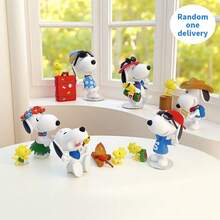 Miniso Snoopy Travel Buddy 鮮豔主題角色驚喜盒 時尚拋光 PVC 迷你雕像 房間擺飾 收藏紀念禮物 (1 件隨機發貨) - 彩色 - 查看 1