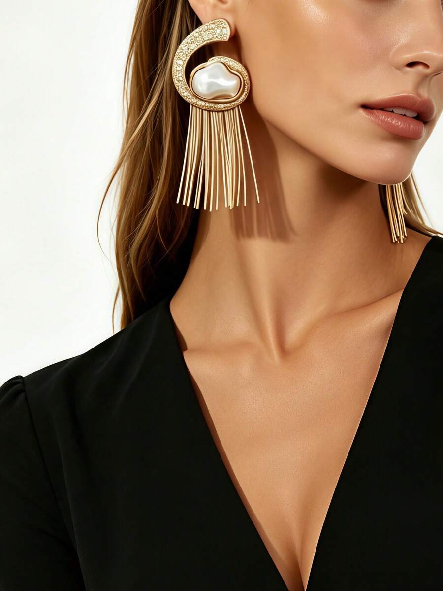 1 Pair Women's European & American Vintage Style Gold-Plated C-Shaped Hoop Earrings With White Faux Baroque Pearl And Long Tassel, Exaggerated Slimming Design, Versatile For Commute, Date, Party, Evening Gala And Daily Wear, Elegant Elegant - Golden Yellow+White - View 1