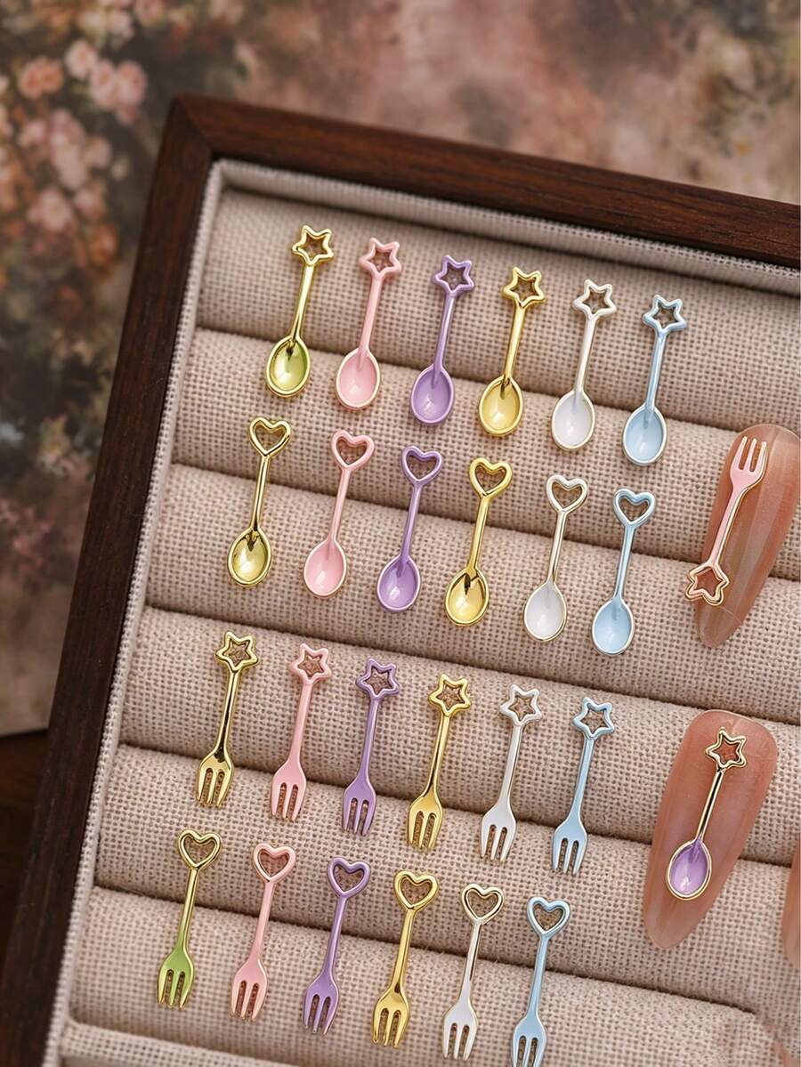 10-50件可愛迷你餐具造型美甲飾品 彩色合金湯匙叉子美甲裝飾 - 彩色 - 查看 1