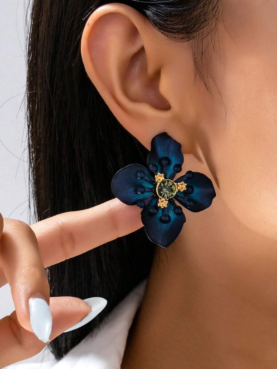 1 Pair European & American Fashion Leaf Elegant Minimalist Versatile Stud Earrings - Multicolor - View 1