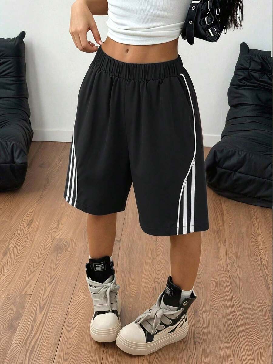 1件少女運動風透氣條紋拼接百慕大短褲,休閒穿著 - 黑色 - 查看 1