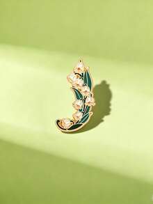 1pc Gentle Lily Of The Valley Metal Brooch, Cream White Flower With Green Leaves, Gold-Edged Delicate Design, Suitable For Cardigan, Scarf, Dress, Daily Outfit Accessory, Soft Girl Style - Multicolor - View 6