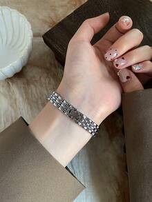 1件女款優雅金色手鍊腕錶，精巧耐用時尚方形顯示螢幕，迷人禮物，適合日常佩戴 - 銀色 - 查看 6