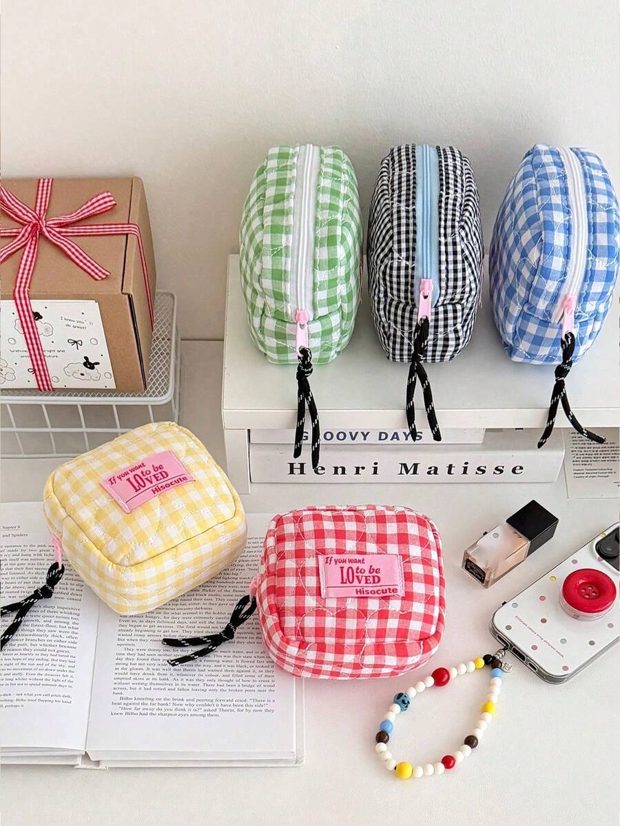 1pc Quilted Padded Makeup Bag, Plaid Small Storage Pouch, Student Coin Purse, Portable Mini Cosmetic Bag, Menstrual Pouch, Miscellaneous Items Organizer
