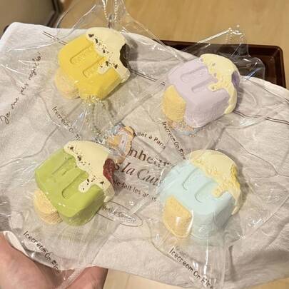 スクイーズ アイスクリーム アイスバー キーホルダー ぷにぷに 慢回弾 ストレス解消グッズ 癒やし系 食品模型 バッグチャーム 4色展開 日本発送