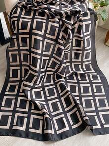 1 Buah Syal/Selendang Motif Geometris Sutra Imitasi - Hitam dan Putih - View 4