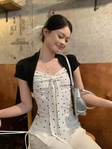 波點與黑色拼接 2 合 1 蝴蝶結 V 領短袖 T 恤，修身女款夏季上衣 - 黑與白 - 查看 3