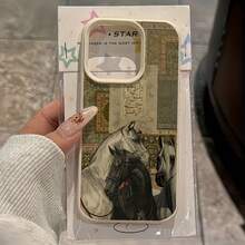 1件白色磨砂極簡鏡頭保護古典三馬圖案手機殼，個性化適用於 iPhone 16 Pro Max/17/16/15/14 Plus/13/12/11/Air 及系列 - 彩色 - 查看 2