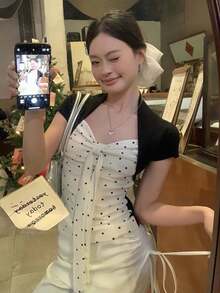 波點與黑色拼接 2 合 1 蝴蝶結 V 領短袖 T 恤，修身女款夏季上衣 - 黑與白 - 查看 6