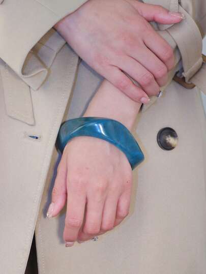 1pc Vintage Elegant Casual Blue Square Gradient Resin Stackable Bracelet, Unique Design Elegant Versatile Wristband Jewelry