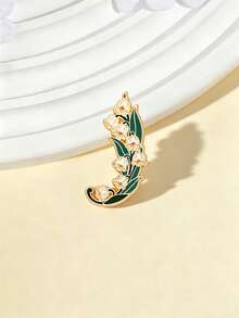 1pc Gentle Lily Of The Valley Metal Brooch, Cream White Flower With Green Leaves, Gold-Edged Delicate Design, Suitable For Cardigan, Scarf, Dress, Daily Outfit Accessory, Soft Girl Style - Multicolor - View 5