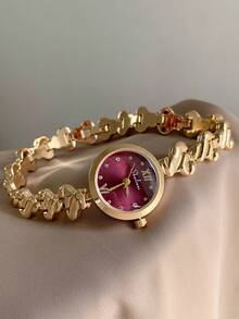 This Elegant And Classic Women's Watch Features An Oval Design, Exquisite Craftsmanship, And A Unique Style. - Gold - View 7