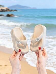 HAHABOBO Girls' Thick Sole Flip Flops, Exquisite Rhinestone Flower Decor, Minimalist Sweet Style Summer Beach Vacation Casual Children's Fashion Slippers - Apricot - View 4