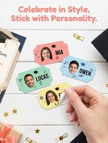 1 pieza Etiqueta de graduación personalizada con foto y texto, pegatina de nombre, calcomanía personalizada de diploma lindo, regalo para estudiante para taza, manualidades personalizadas de graduación escolar - Multicolor - Ver 4