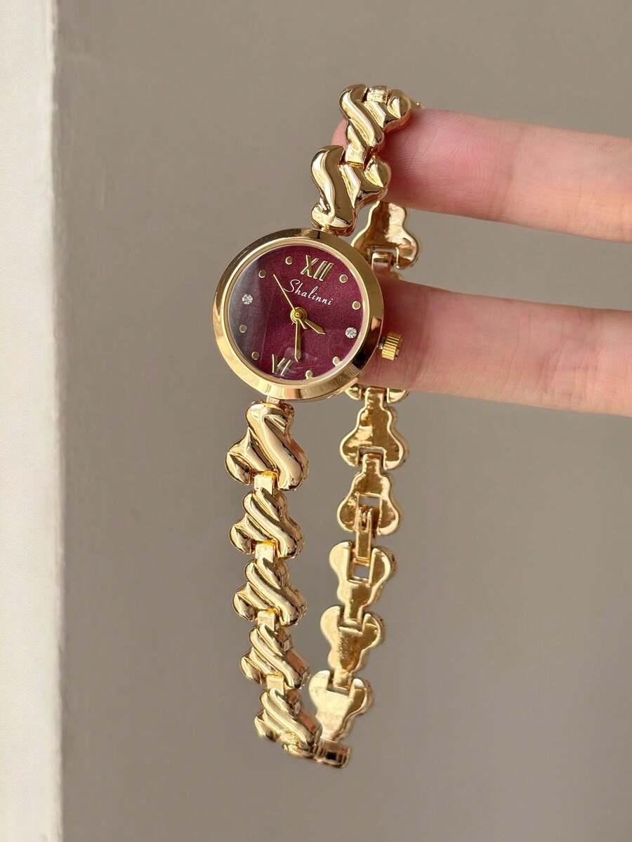 This Elegant And Classic Women's Watch Features An Oval Design, Exquisite Craftsmanship, And A Unique Style. - Gold - View 1