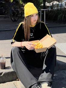 女款寬鬆條紋對比色字母印花短袖T恤，百搭夏季上衣休閒黑色 - 黑色 - 查看 5