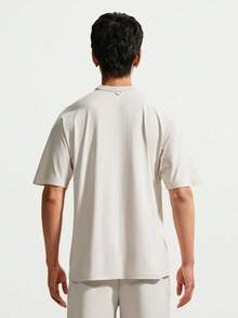 Nike Kaos Rajut Lengan Pendek Tanpa Kerah Pria AS M NK DF 24.7 IS LGT SS TOP TIQ8274-104 - Krem - View 2