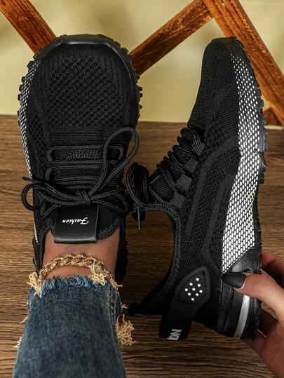 Women's Versatile, Minimalist Black Road Running Shoes; Soft-Soled Casual Sneakers; Slip-On Shoes; Suitable For Everyday Wear And Outdoor Activities