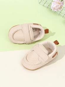 1 Pair Boys Solid Color PU Hook & Loop Design Flat Non-Slip 0-1 Years Old Newborn Infant Pre-Walker Shoes, Fashionable Minimalist Classic Sports Shoes Suitable For Spring And Autumn - Beige - View 4