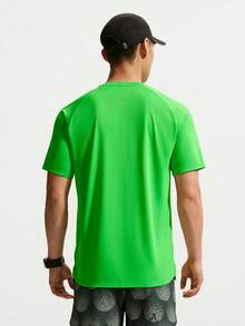 Nike Kaos Rajut Lengan Pendek Tanpa Kerah Pria AS M NK DFADV STRIDE SS TOP THV5204-329 - Hijau - View 2