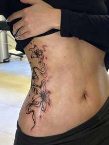 3入時尚可水洗線條百合花紋身貼紙，防水長效，清新花苞漸層花蕊圖案，適合女性側腰，逼真臨時紋身貼 - 黑色 - 查看 4