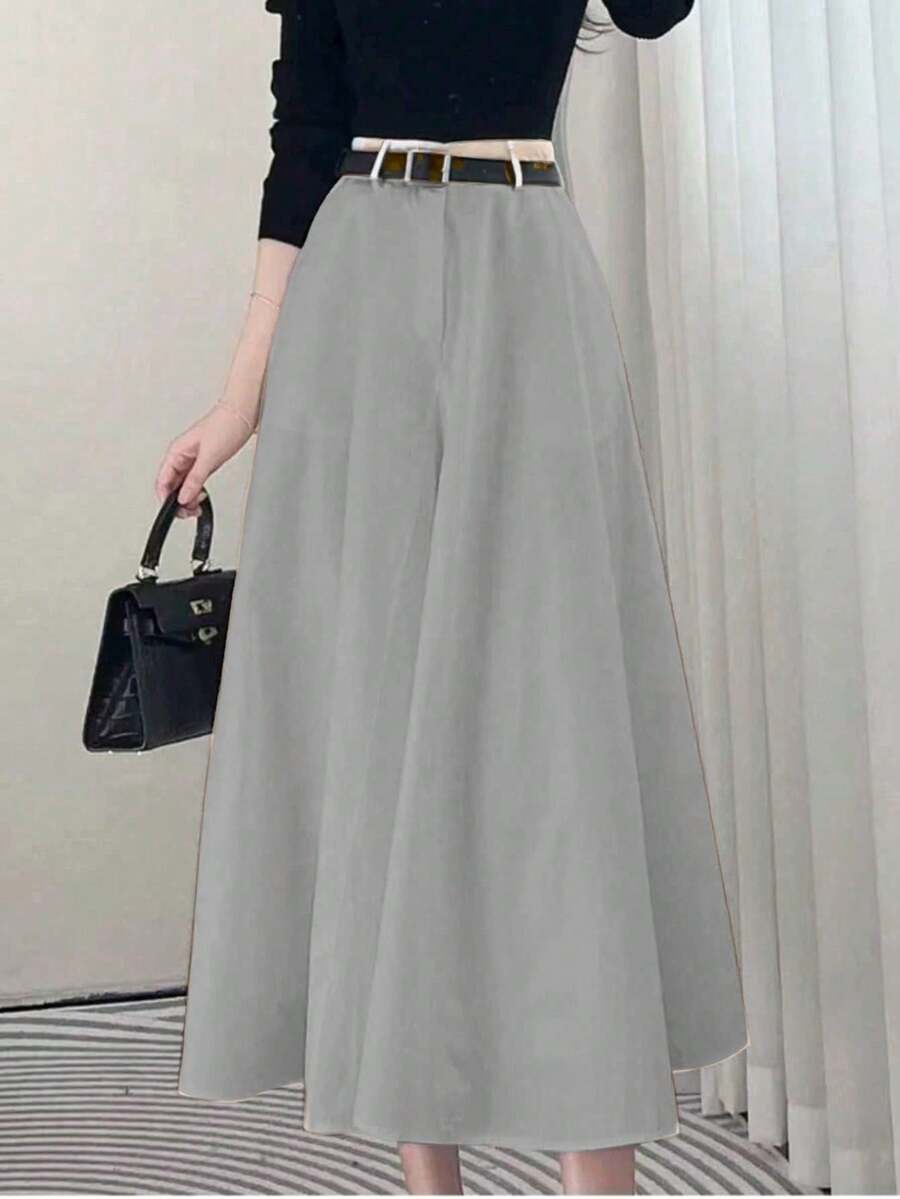 High-Waisted Solid-Colored Skirt With Pockets On Both Sides And A Wide Hem. - Light Grey - View 1