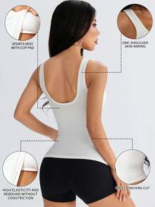 1 pieza Top de tirantes acanalado para mujer de todas las estaciones con espalda en U grande, almohadillas para el pecho incorporadas 2 en 1, ajuste ceñido, ropa interior, ropa exterior, casual para el hogar, capa base de unicolor - Blanco - Ver 2