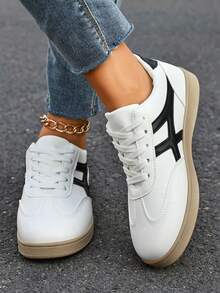 2025 Autumn Women's Comfortable Round Toe Faux Leather Patchwork Contrast Color Lace-Up Sneakers, Suitable For Spring And Autumn - Black and White - View 5