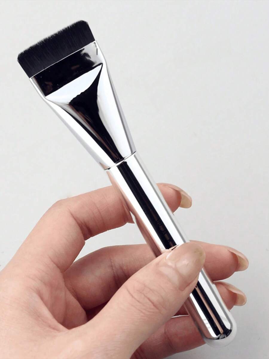 1pc Flat Foundation Brush, A Light And Seamless Concealer Makeup Brush, A Flat Thin Brush For Facial Application, Soft And Skin-Friendly, Quick Application, Light Makeup Effect, No Brush Marks, Suitable For Foundation Brushes, Essential Makeup Tool - Multicolor - View 1