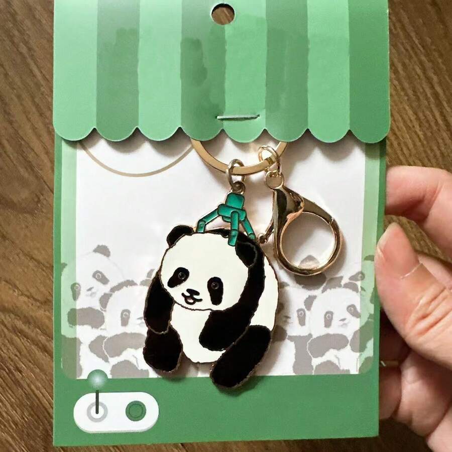 1/2 piezas Llavero de panda de metal lindo, accesorio de coche estilo callejero para el Día de San Valentín, colgante de bolso, regalo creativo de Navidad gótico Y2K escolar, llavero de panda, accesorio de coche, colgante de bolso, regalo para madre, padre, graduación y maestro - Multicolor - Ver 1