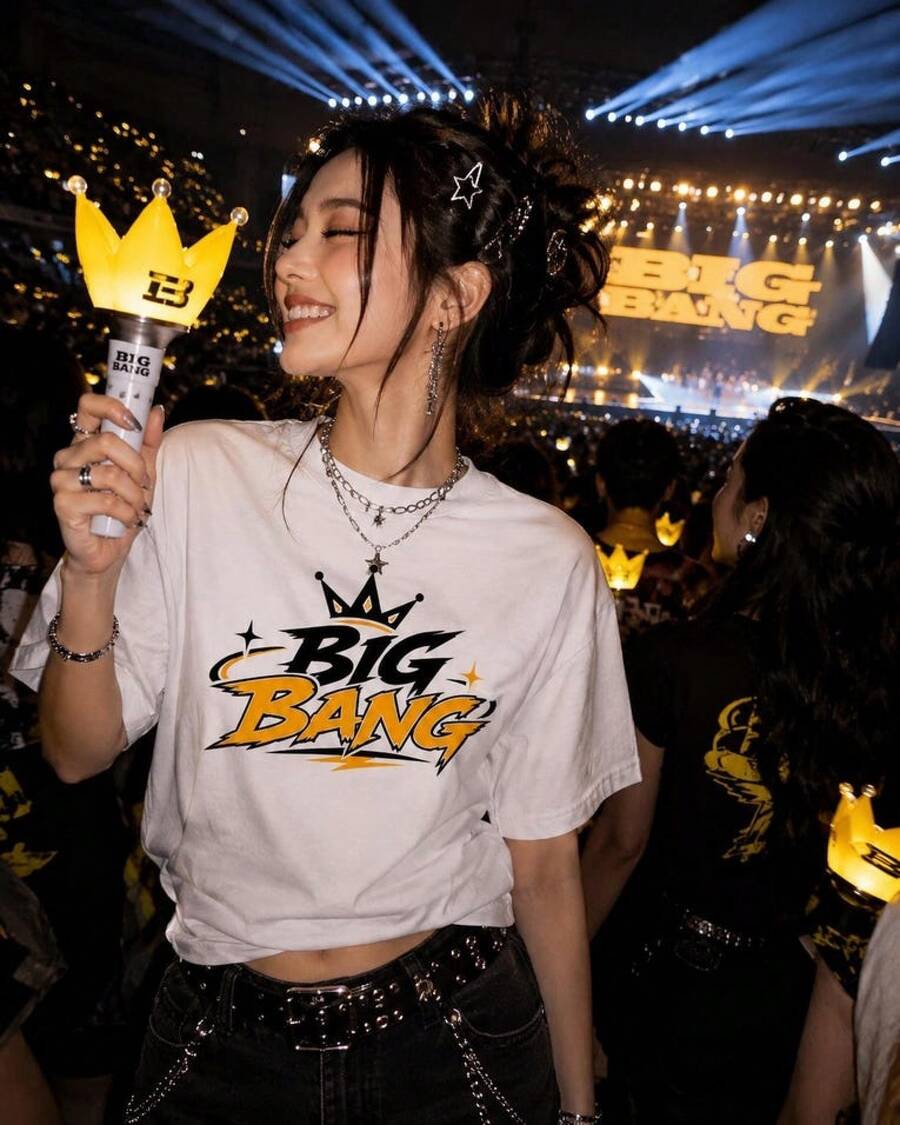 Big Bang K-Pop VIP T-Shirt | Band Fan Tee - Black - View 1