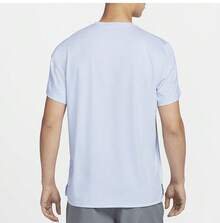 Nike Pro Dri-FIT 男款親膚透氣訓練休閒運動短袖上衣 CZ1182-479 - 淺藍色 - 查看 4