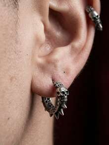 1 Pair Y2K Dark Aesthetic Spiked Hugie Earrings, Unisex, Gothic Punk Skull Spiked Earrings, Vintage Rock Alternative Style Earrings, Halloween Decorative Earrings - Antique Silver - View 2