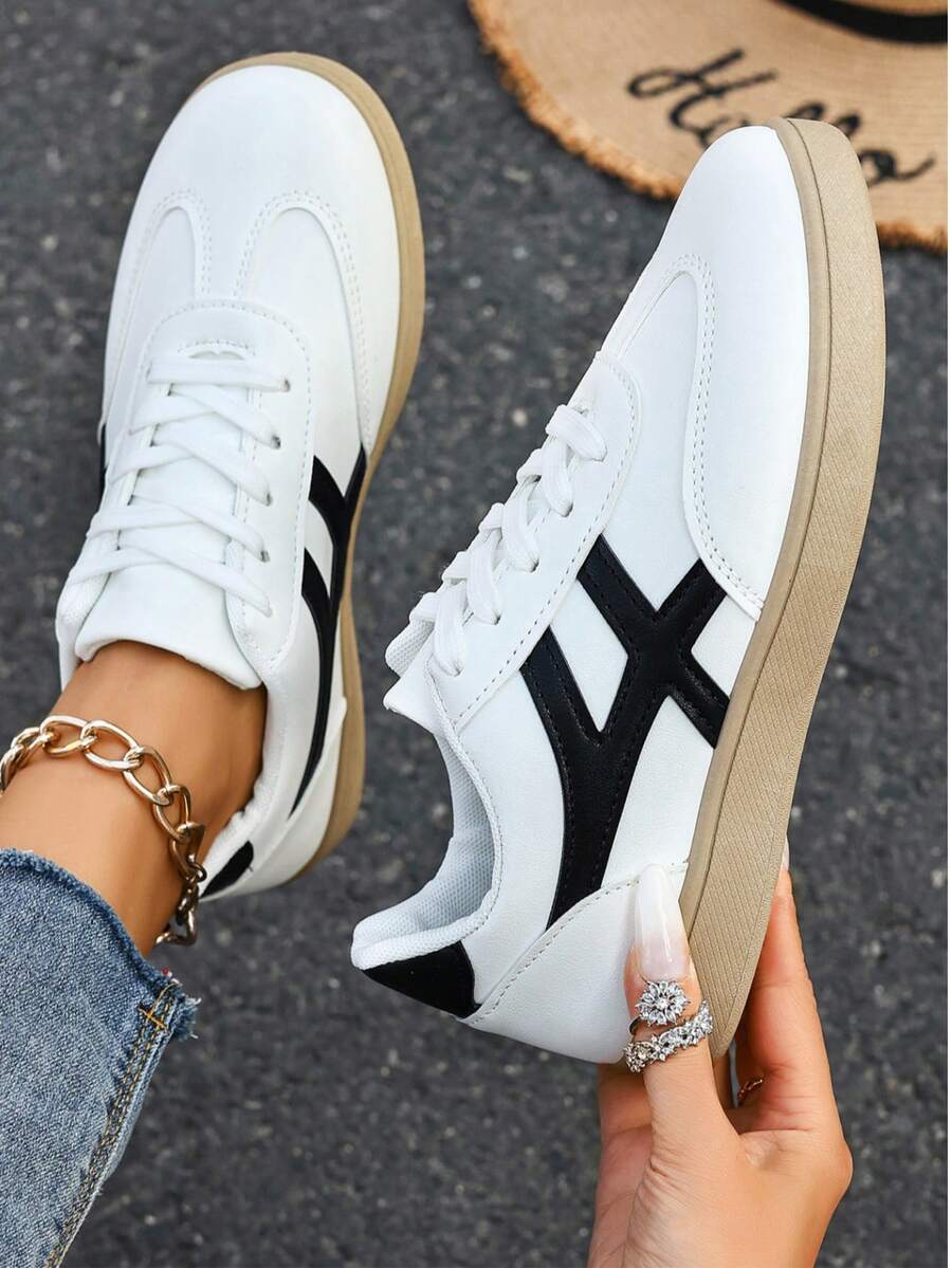 2025 Autumn Women's Comfortable Round Toe Faux Leather Patchwork Contrast Color Lace-Up Sneakers, Suitable For Spring And Autumn