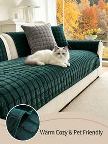 1pc Solid Color Minimalist Geometric Plaid Velvet Sofa Cover, Scratch-Resistant Non-Slip Washable Velvet Sofa Pad, Pet-Friendly Cat & Dog Furniture Protector, Luxury Soft Velvet Sofa Slipcover - Dark Green - View 3