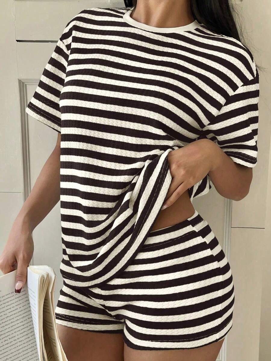Women Two-Piece Outfits - 黑色 - 查看 1