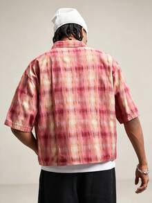 Men's Pink Plaid Drop Shoulder Cropped Shirt, Casual Loose Short Sleeve Textured Button Up Shirt With Chest Pocket - Red - View 3