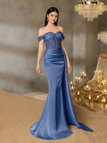Vestido de baile Alisa&Leo com lantejoulas - Corpete justo com ombros à mostra e aplicações de cristais, silhueta sereia em cetim, ideal para bailes de formatura, casamentos, galas e concursos de beleza. - Azul Empoeirado - View 5
