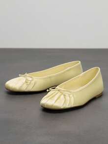 Pleated Bow Round Toe Ballet Flats, Plus Size Slip-On Women's Shoes For Vacation And Daily Wear - Yellow - View 1