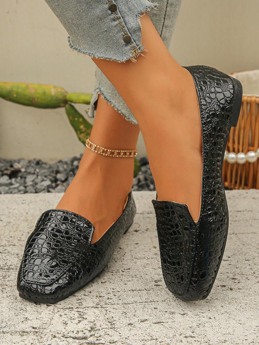 Plus Size 35-43 Spring/Autumn New Fashion Black Crocodile Embossed Square Toe Flat Ballet Pumps Daily Wear Low Vamp Black Strap Mary Jane Shoes Comfortable Women's Flat Shoes Elegant Women's Shoes All Season Shoes Ramadan Eid Al-Adha