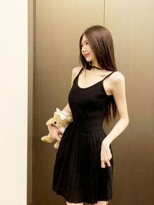RUIWY Women's Elegant Black Knit Mini Dress For Summer And Autumn, Spaghetti Strap Design, Pleated Hem And Flared Skirt, Perfect For Evening Wear - Black - View 3