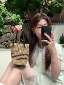 韓系小眾設計時尚精緻熱門草編手提包，小托特包，適合上班通勤，百搭手提包、斜挎包、水桶包 - 淺卡其色 - 查看 4
