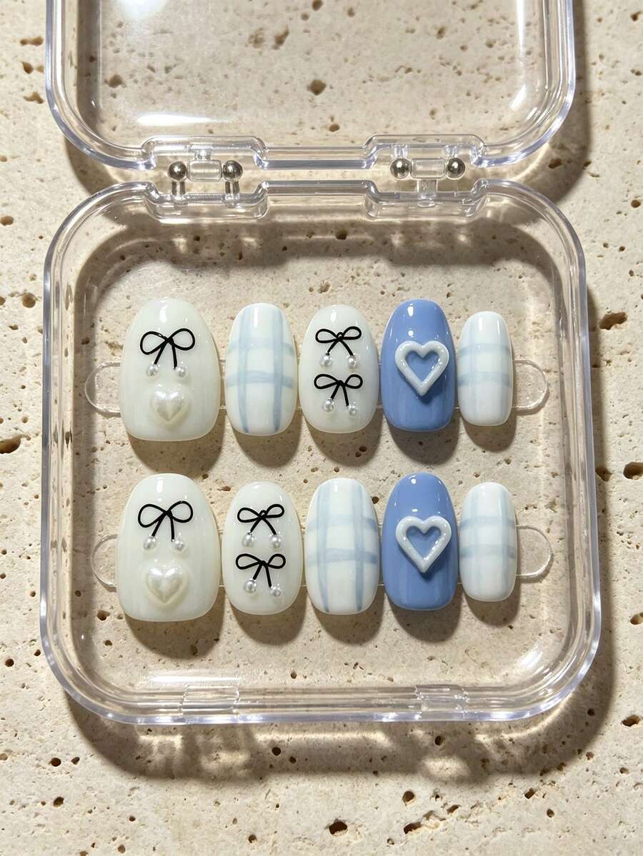 10片純手工橢圓形穿戴式美甲貼,清新甜美女孩風,藍色格紋,3D愛心與黑色蝴蝶結珍珠裝飾,適合女性與女孩,適用春夏秋冬節慶派對與日常使用 - 藍白 - 查看 1
