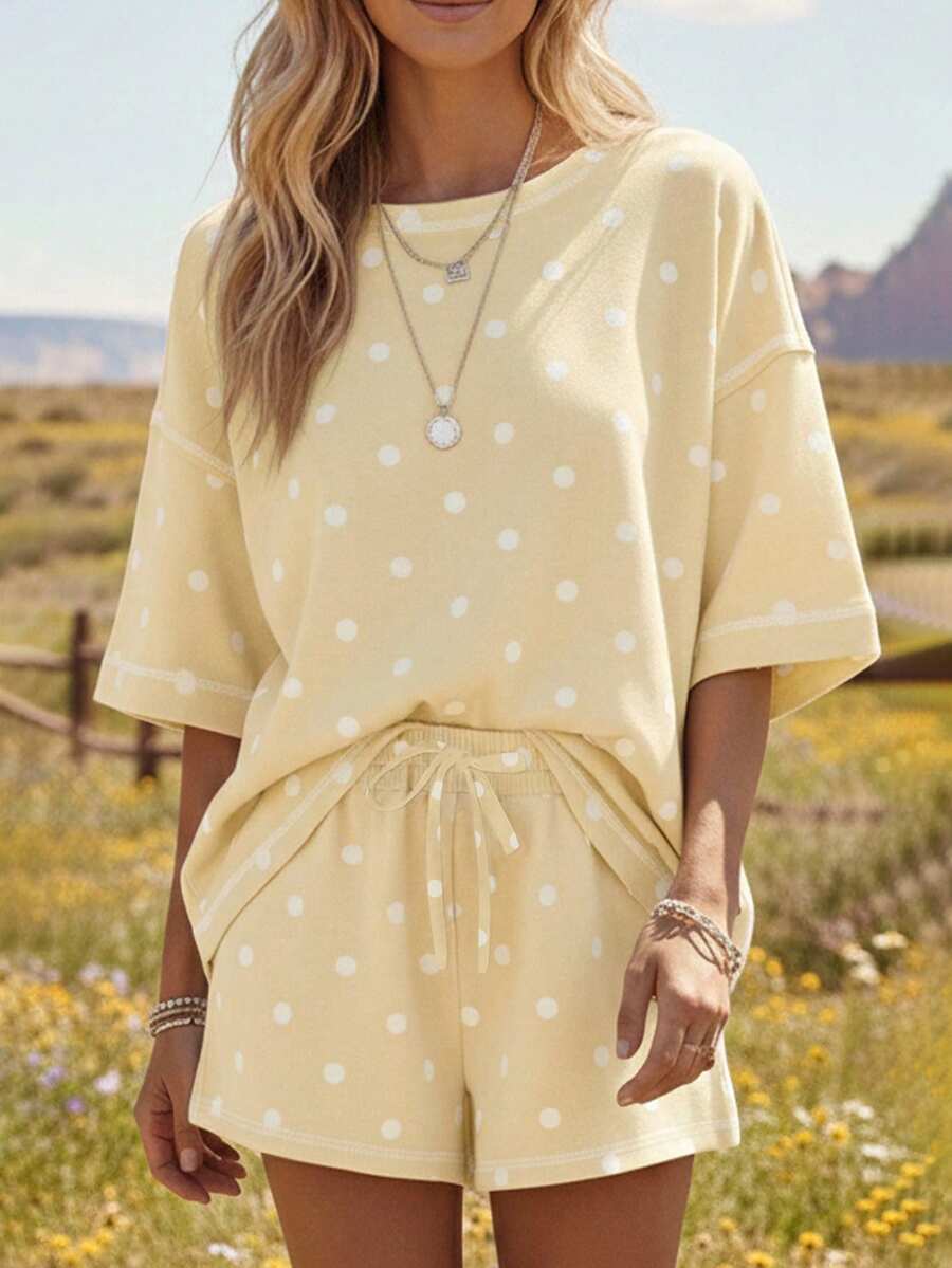 Acelitt Blassgelbes Polka-Dot 2-teiliges Casual-Set, Kurzarm-Top & Shorts mit Kordelzug, geeignet für Sommer, Zuhause, Lässig, elegant - Gelb - Übersicht 1
