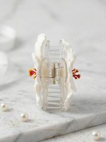 1Pc White Hawaiian Hibiscus Flower Hair Claw Clip - Women Non-Slip Strong Grip Accessories For Summer Beach Updos & Outfits - White - View 5