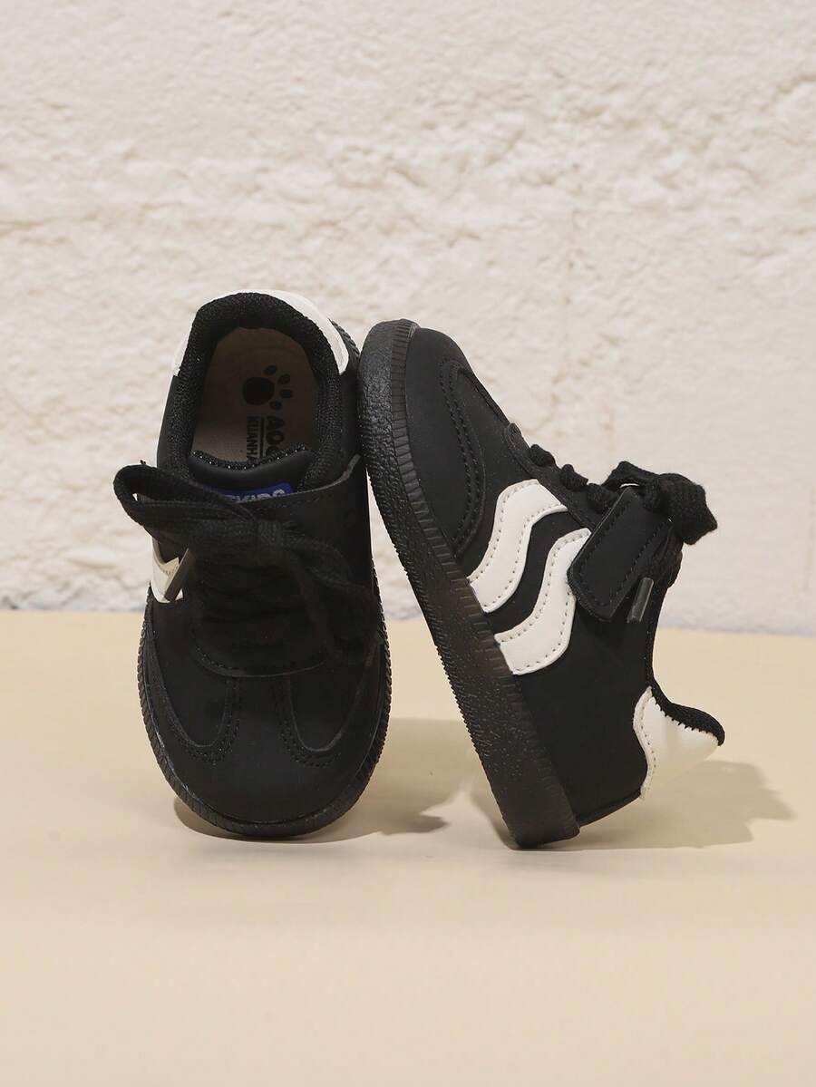 Sepatu Kasual Anak Unisex Motif Gelombang Warna Kontras dengan Sol Karet Tahan Aus, Sepatu Latihan Retro Harian untuk Pelajar - Hitam - View 1