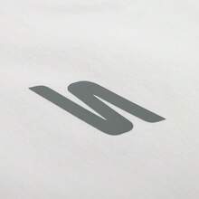 Skechers 男士快乾寬鬆版圓領短袖T恤，適合跑步與通勤的多功能運動上衣 - 白色 - 查看 8