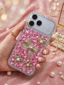 1件裝奢華水鑽3D電鍍蝴蝶結珍珠花手機殼，全包覆設計，相容 iPhone 17/16/15/13 Pro Max、Galaxy S26/A56 和 15，優雅聖誕禮物，適合送給朋友、節日與週年紀念禮物 - 粉色 - 查看 3